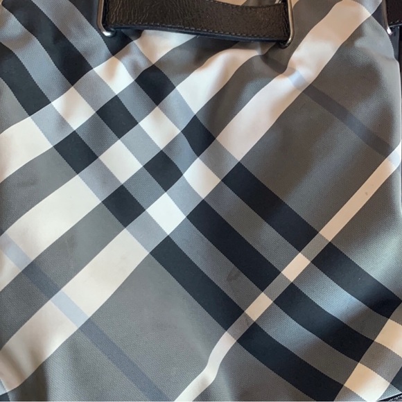 Authentic Burberry purse - Picture 7 of 7
